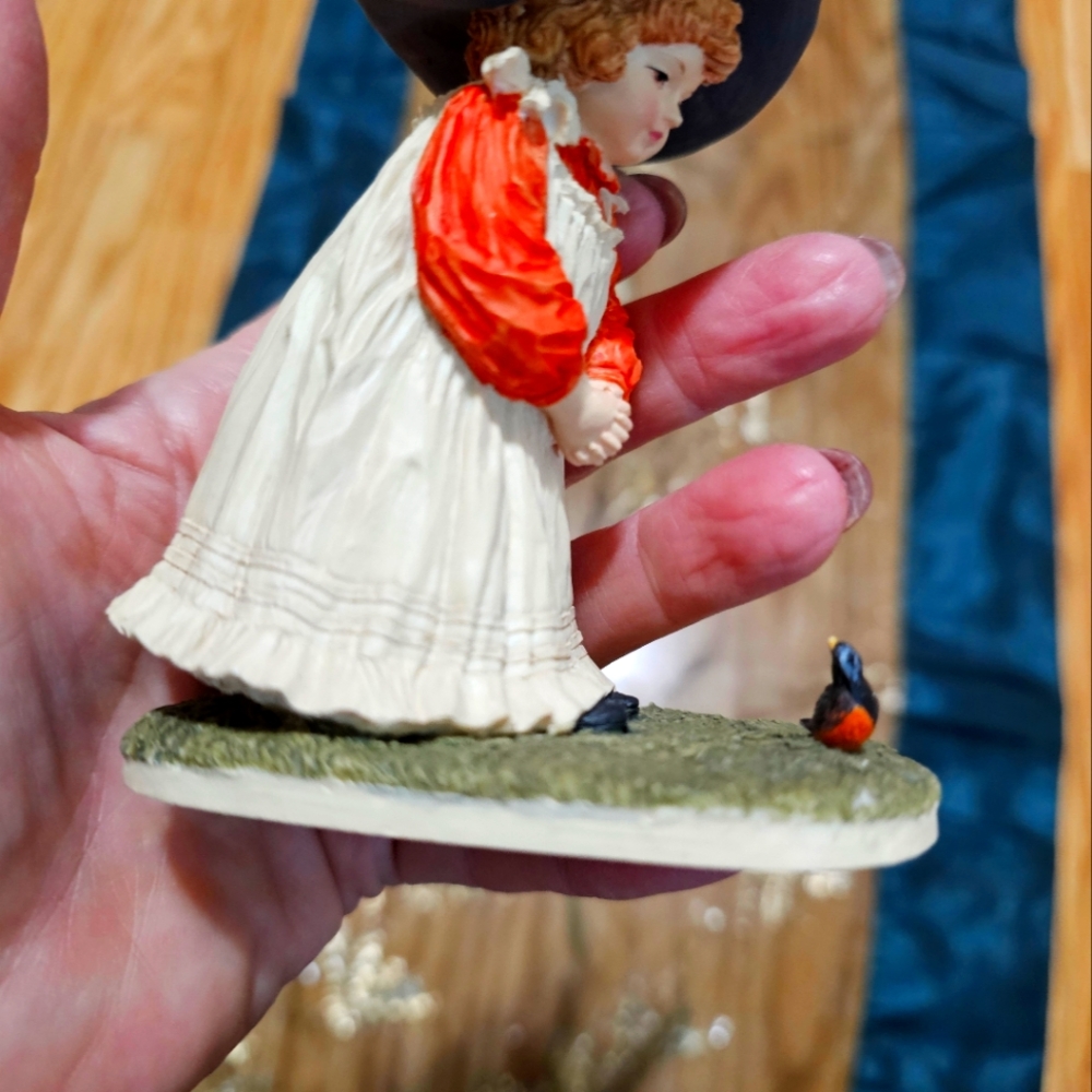 Vintage  little  Figurine